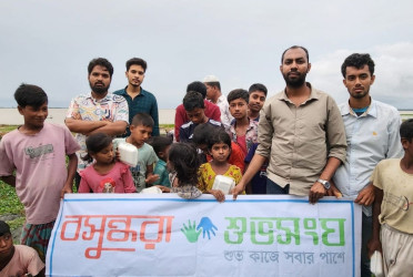 Shuvosangho distributes food to underprivileged kids in Bhola