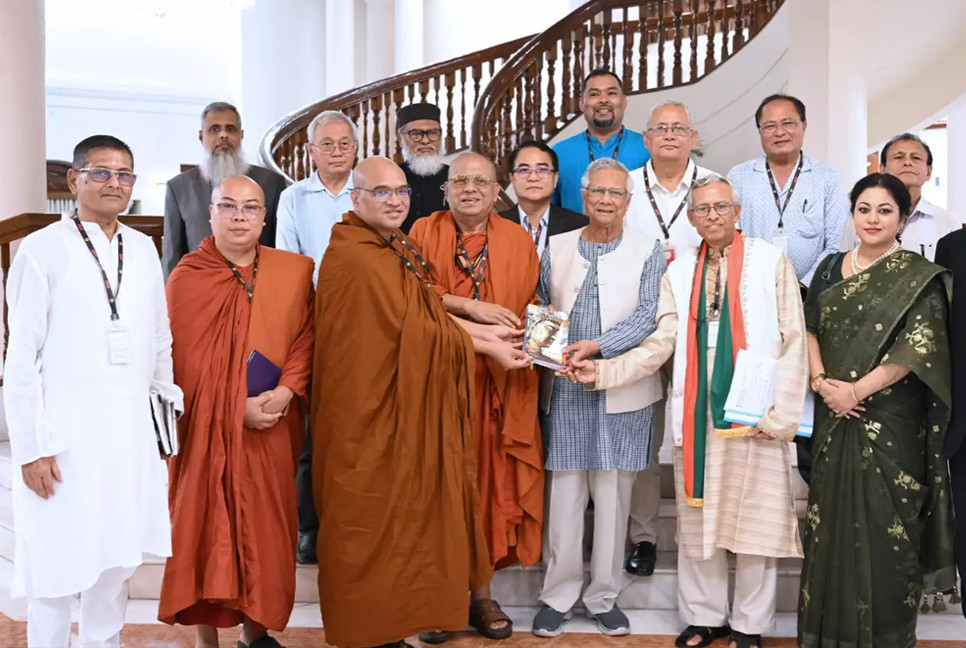 Buddhist leaders exchange greetings with CA on Prabarana Purnima