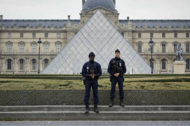 Durov offers to buy stolen Louvre jewels, donate to Louvre Abu Dhabi