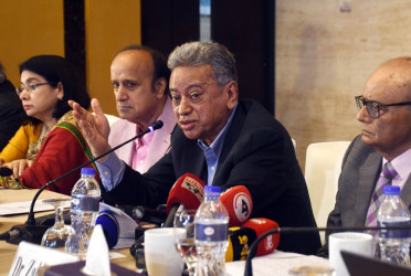 BNP never made appointments to BB on political considerations: Amir Khasru