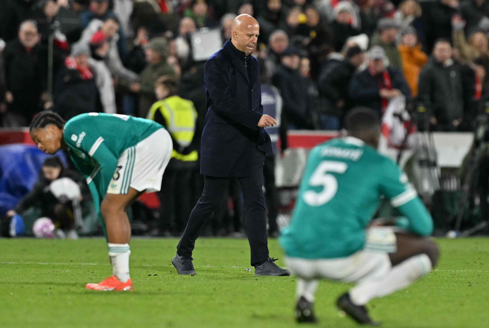 Liverpool suffer fourth consecutive defeat at Brentford
