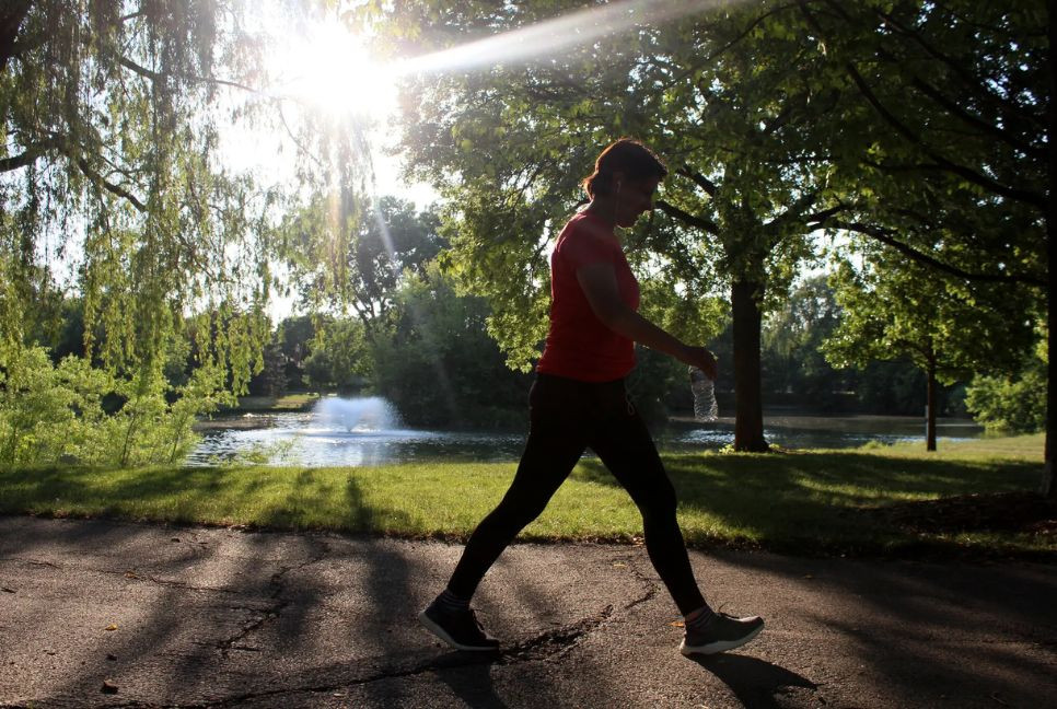 Longer daily walk better than short strolls: Study