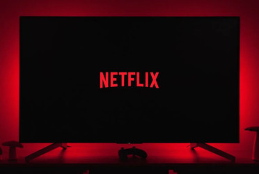 Netflix brings vertical video scrolling to mobile like Instagram reels