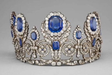 Woman formally charged in Louvre jewellery theft case