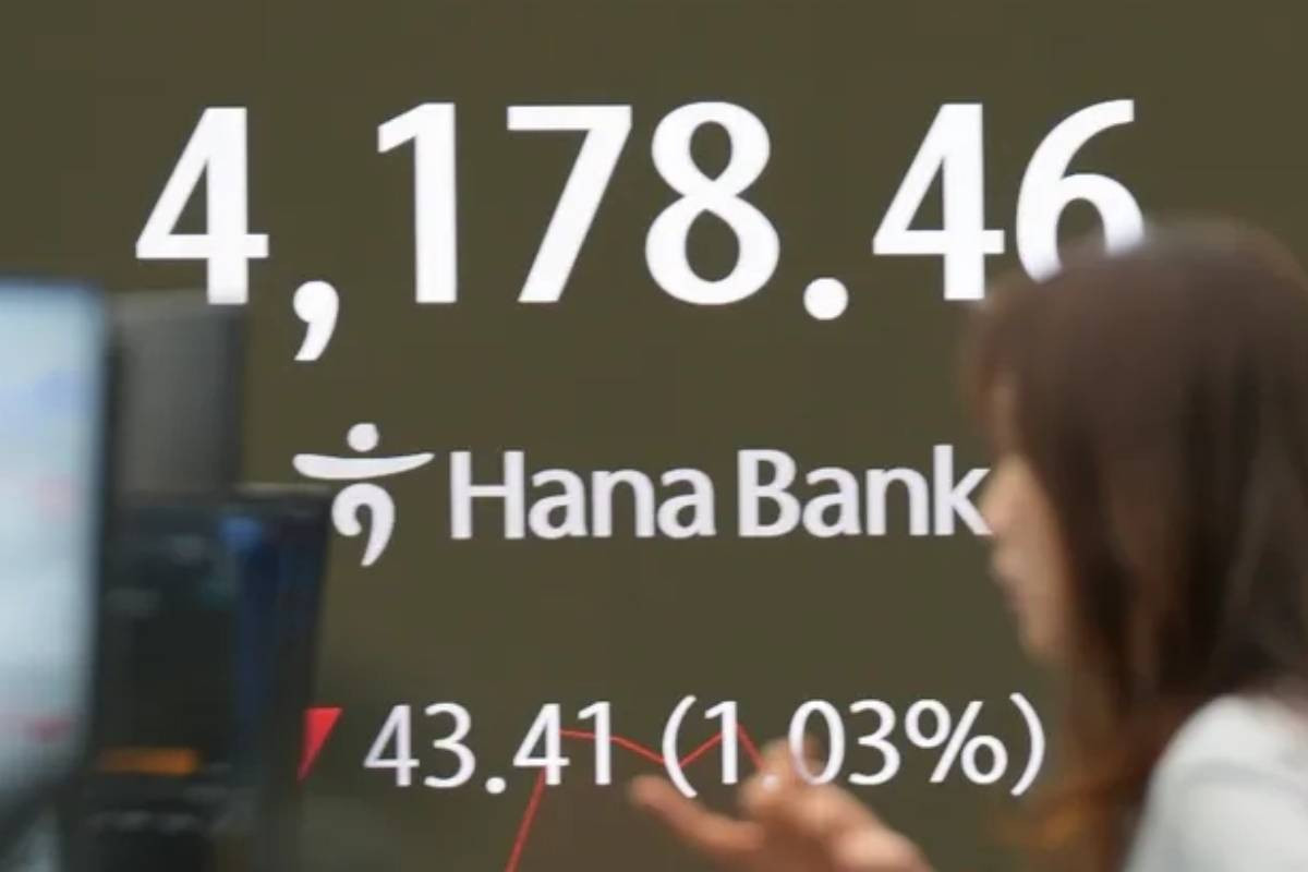 Asian markets fall as big tech sell-off weighs on Wall Street