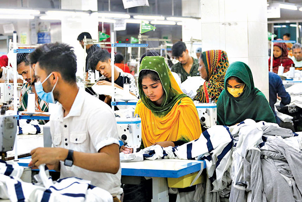 Garment exports fall for third consecutive month