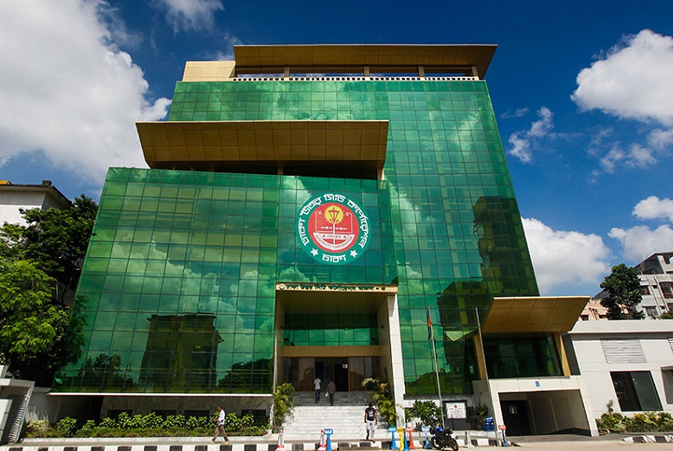 DNCC removes 1.25 lakh banners, festoons in one month