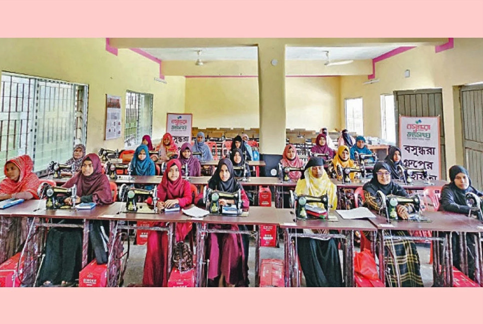 Sewing machines bring hope to Chuadanga border women