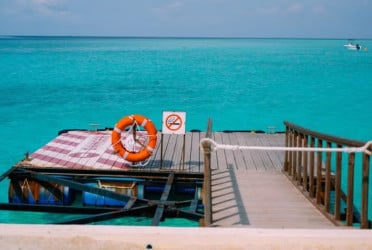 Maldives permanently bans smoking for anyone born after 2006