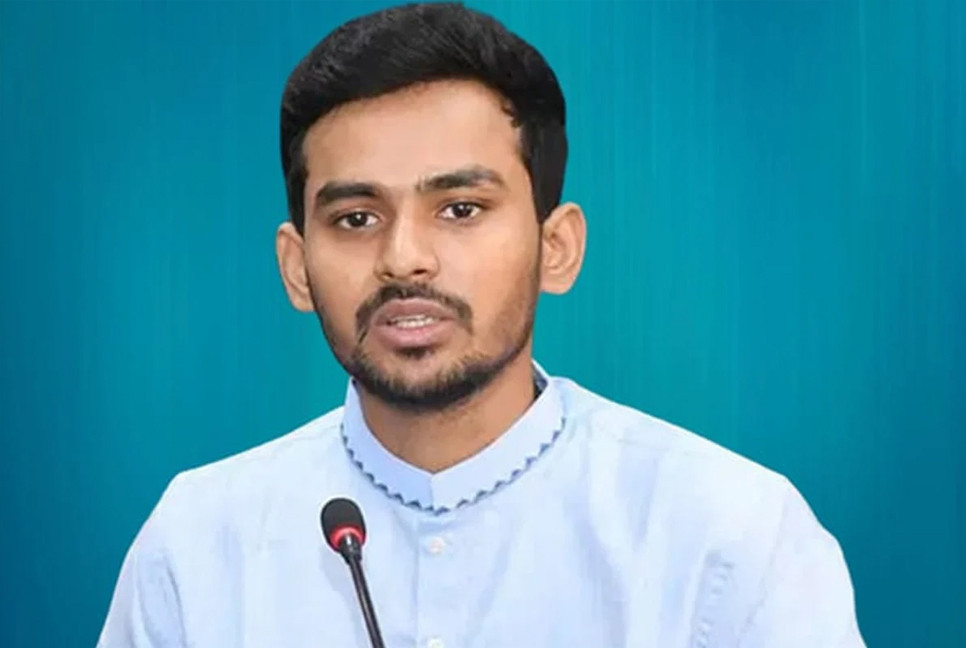 Asif Mahmud becoming voter in Dhanmondi zone