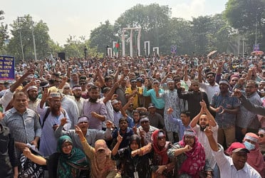 Primary teachers continue protests for pay upgrade, advisers’ resignation