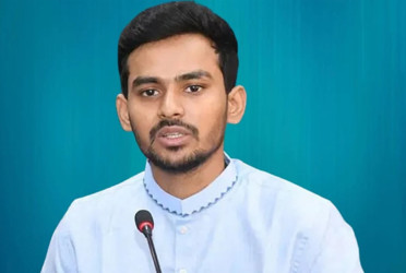 Asif Mahmud becoming voter in Dhanmondi zone