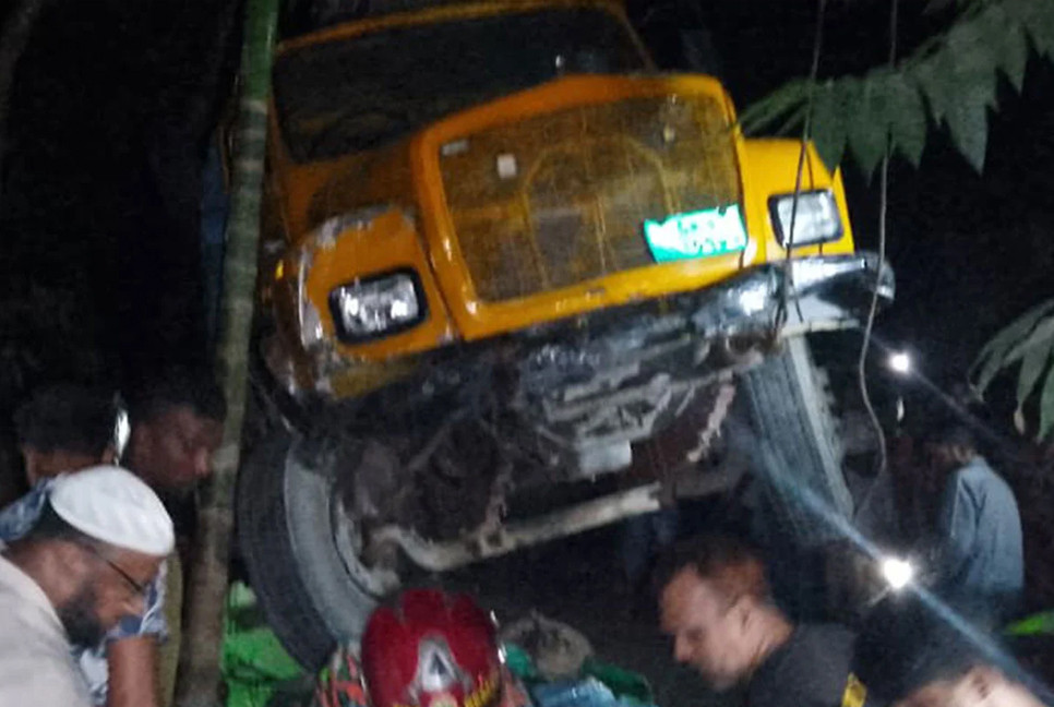 3 dead in three-way collision involving truck-CNG-autorickshaw