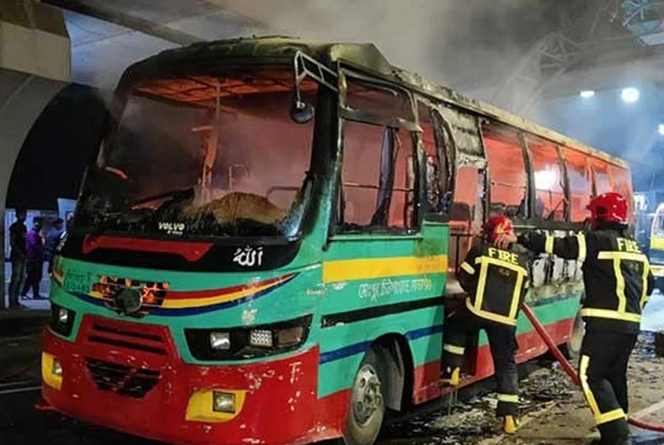Another 3 buses set on fire in Dhaka at midnight