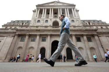 Bank of England softens stablecoin stance with new proposals