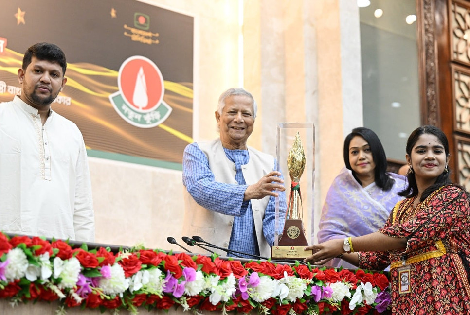 CA distributes awards among ‘Notun Kuri’ 2025 winners