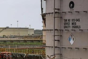 India's largest conglomerate stops Russian oil imports amid global pressure