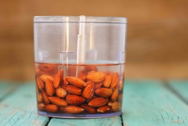 Eating 15–20 almonds daily can lower bad cholesterol