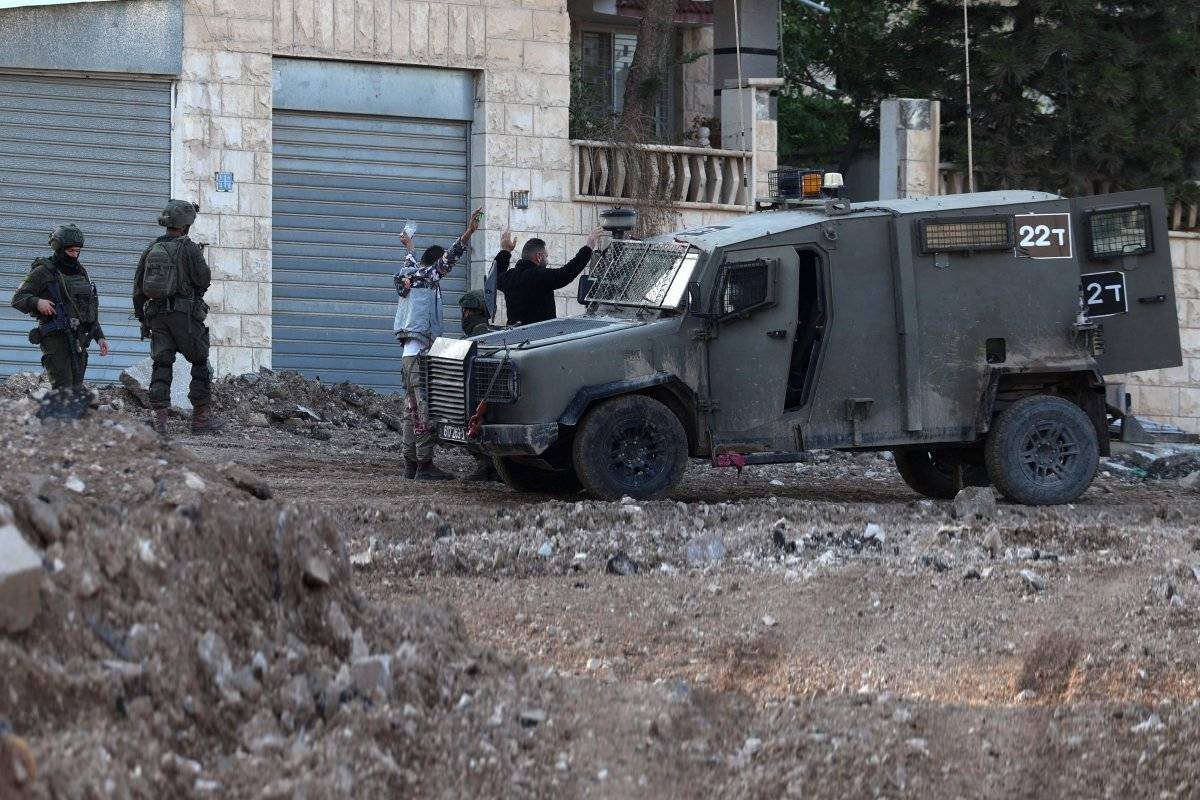 Israeli forces kill 2 unarmed Palestinians in West Bank after apparent surrender