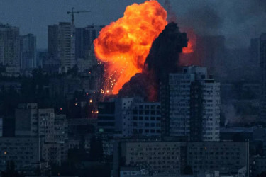 Loud explosions reported in Kyiv, says Mayor