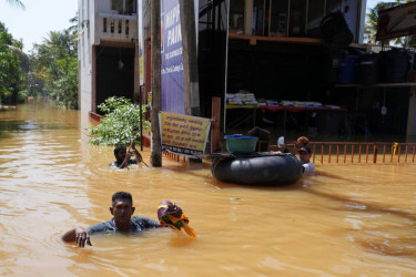 Death toll reaches 212 as Sri Lanka battles aftermath of cyclone Ditwah
