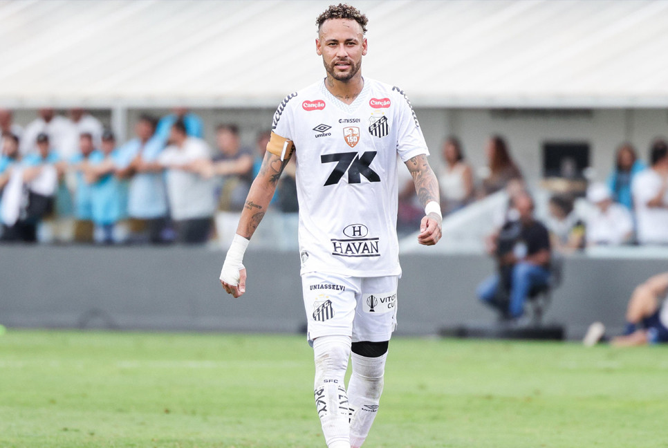 Neymar to undergo knee surgery after helping Santos avoid the drop