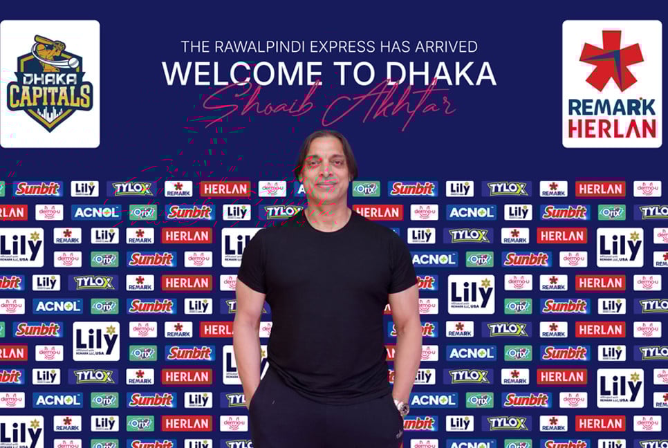 Shoaib Akhtar in Dhaka to join Dhaka Capitals ahead of BPL 12