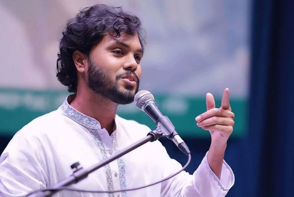 Air ambulance carrying Hadi leaves airport for Singapore