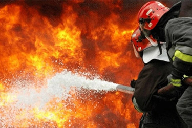 Fire breaks out in plastic godown in Lalbagh; 6 fire units mobilized to control blaze