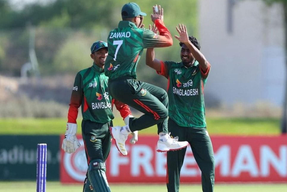 Bangladesh face Pakistan in battle for final