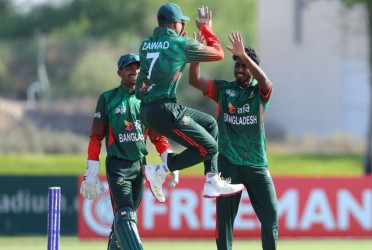 Bangladesh face Pakistan in battle for final