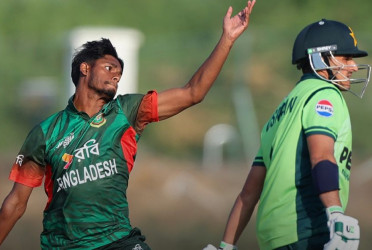 Pakistan end Bangladesh’s dream with dominant eight-wicket win
