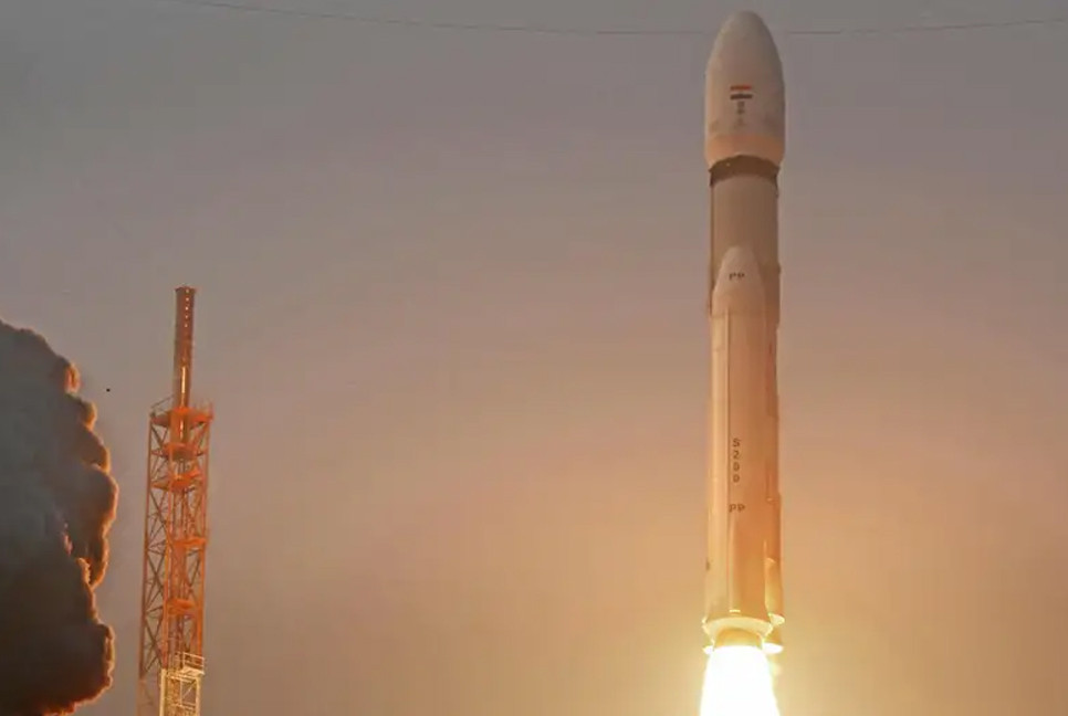 India's space agency launches its heaviest satellite yet