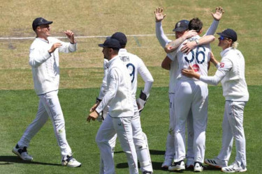 England dominate as Australia bowled out for 152 in 4th Ashes Test