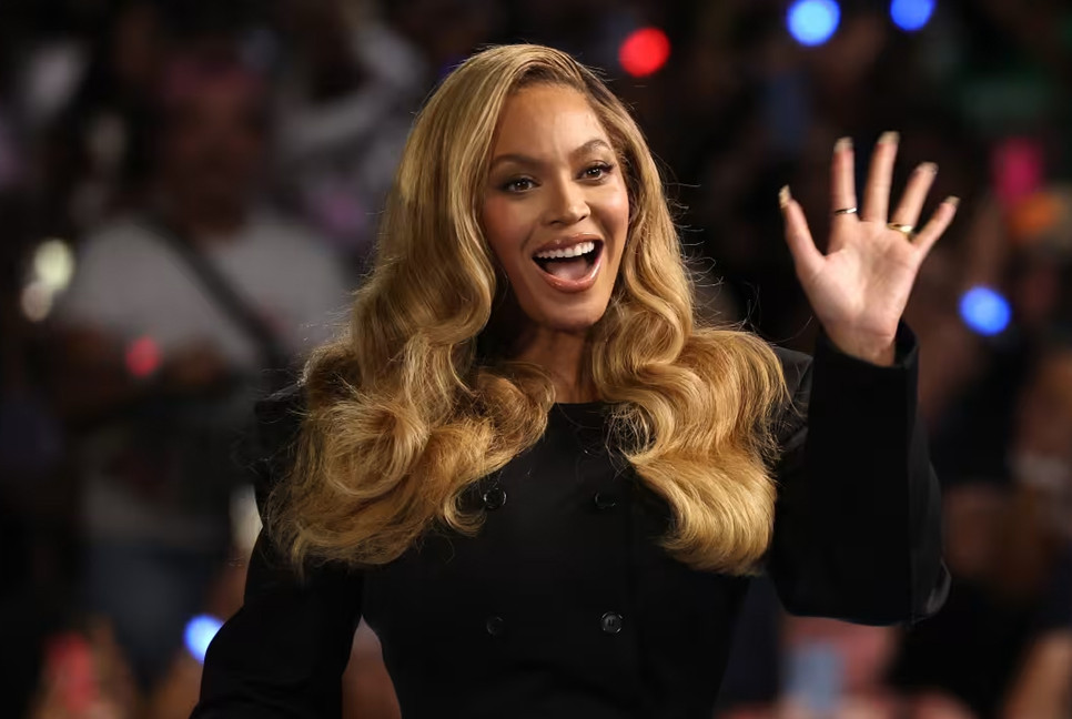 Beyoncé declared the fifth billionaire musician by Forbes