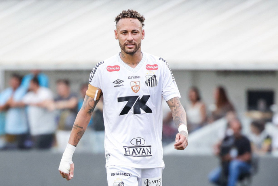 Neymar extending Santos deal