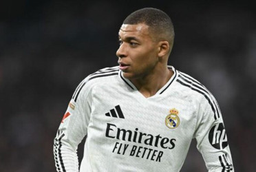 Mbappe suffers knee sprain in blow for Real Madrid