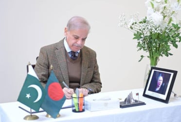 Pakistan PM pays tribute to Khaleda Zia