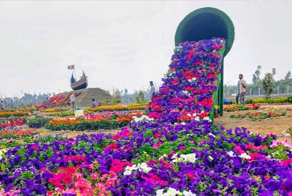 Flower Festival kicks off in Chattogram DC Park