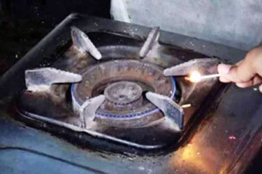 Gas crisis deepens in Dhaka, affecting homes, CNG stations, and businesses