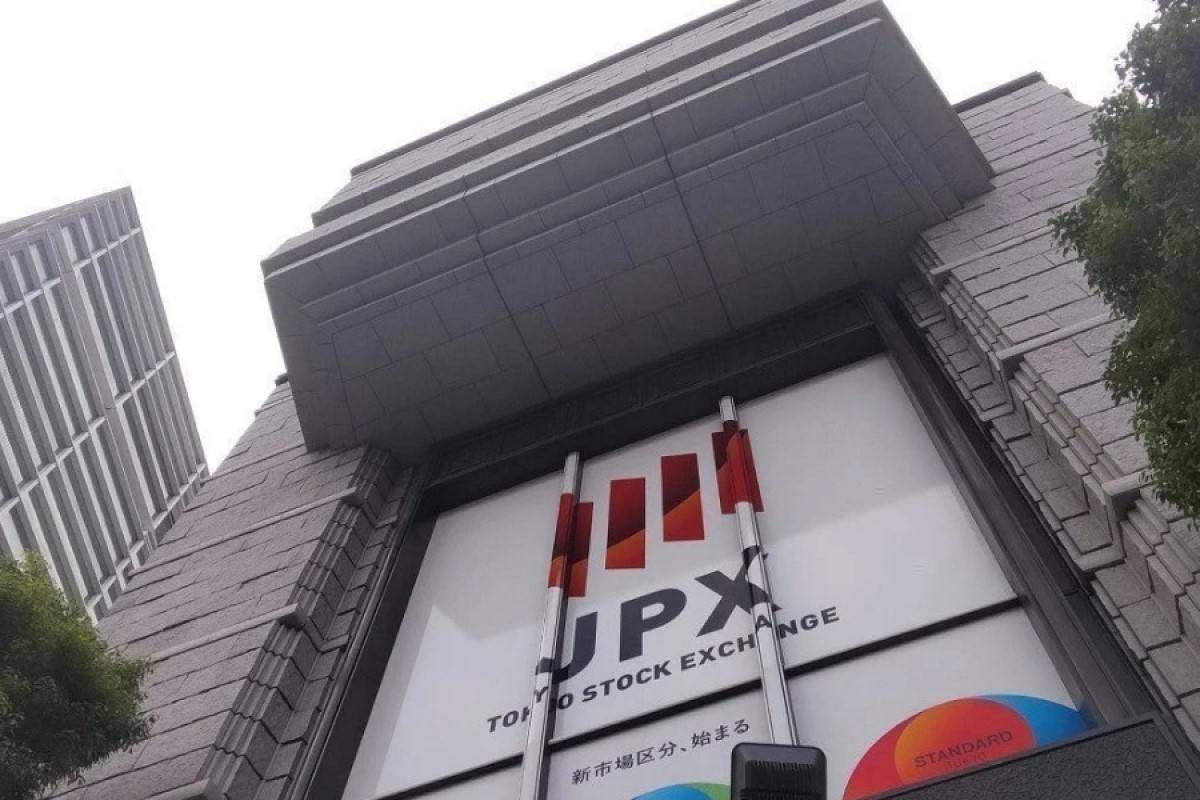 Japan’s Nikkei tops 53,000 for 1st time on snap election speculation