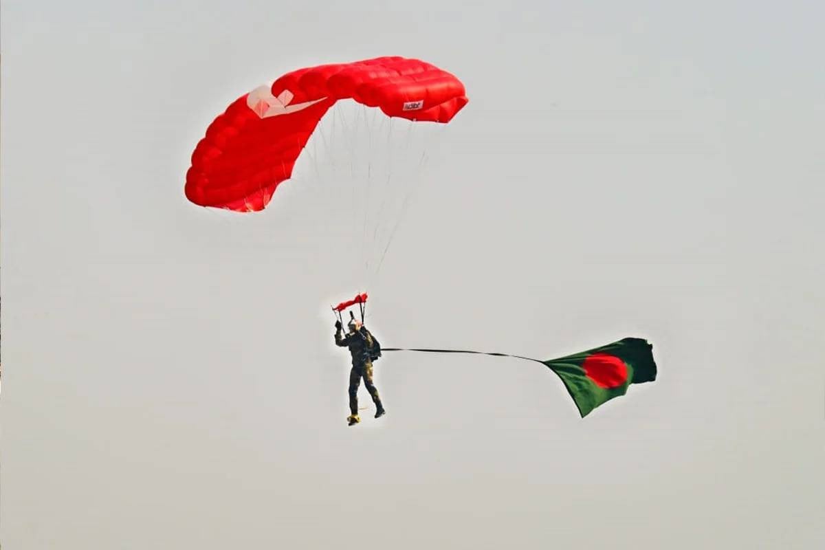 Bangladesh sets Guinness World Record for most flags flown in a single parachute jump