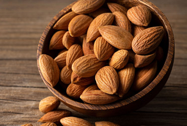 Why you must add handful of almonds in your daily winter diet