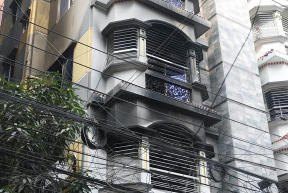 Toll rises to 6 in Uttara building fire