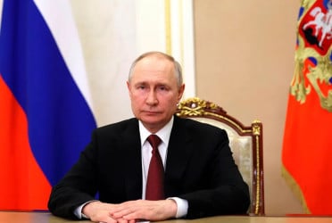 Putin speaks to Israel, Iran leaders to help 'de-escalate': Kremlin