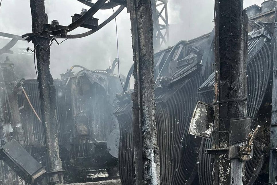 Overnight Russian attack cuts off power in Kyiv