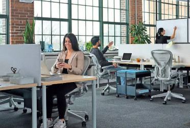 Dubai: Are side hustles affecting young professionals’ day jobs?