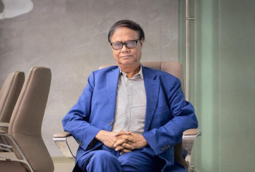 Governor calls for caution over political interference in banks