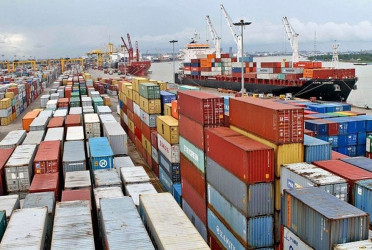 Slow unloading, capacity limits choke Ctg Port