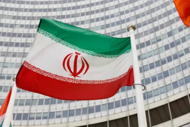 Iran warns 'finger on trigger' as Trump claims Tehran wants talks